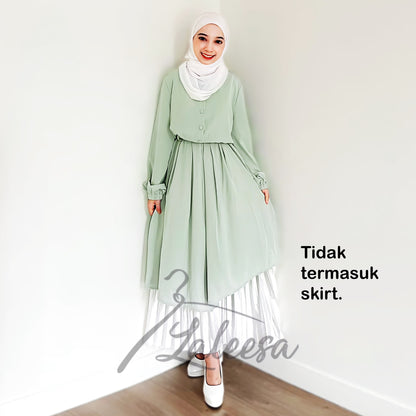 LALEESA BLOUSE QAYLA TB430417 <BF Friendly Series> (TIDAK TERMASUK SKIRT) Long Blouse Muslimah Plus Size Baju Raya 2024